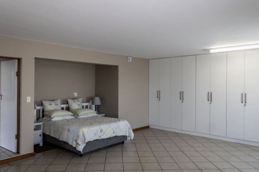 5 Bedroom Property for Sale in Dana Bay Western Cape